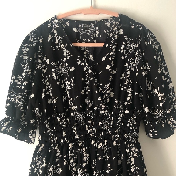 Dazy Elegant Black Floral Midi Dress With Ruffled Sleeves/Thick Lining
Size-M - Picture 2 of 10